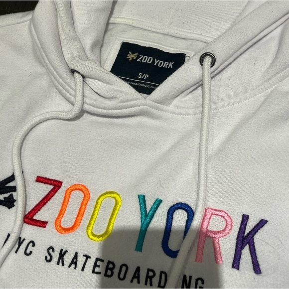 Zoo York Hoodie - Picture 2 of 2